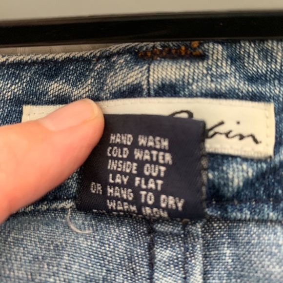 Cute jeans, size 8, embellished cuffs and back pockets - Picture 11 of 13